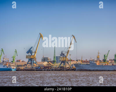 Kłaipeda, Lituania - Aprile 06, 2018: Porta di Klaipeda. Il porto è uno dei più importanti in Lituania e vede il servizio di traghetto da Sassnitz, Kiel un Foto Stock