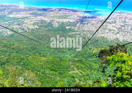 Arial vista di Puerto Plata la famosa funivia. Foto Stock