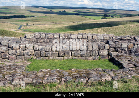 Demolita la torretta 41a nel tratto del Muro di Adriano a Caw Gap, Northumberland con vista nord. Foto Stock