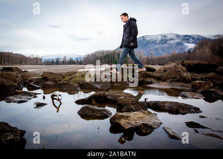 Greg Knox, direttore della conservazione SkeenaWild, preoccupazioni circa la proposta di GNL (gas naturale liquefatto) progetti in British Columbia. Fino a quindici oleodotti e cinque impianti di trasformazione sono previste per il Kitimat e Prince Rupert. Le piante sono parte del Gateway settentrionale Gasdotto, che quando avrà finito di trasporto di LNG Bruderheim in Alberta e olio diluito da tar sands verso est per esportazione in Asia. La pipeline proposta, altamente controversa è stata approvata nel giugno 2014 - ancorché soggetto a 209 condizioni. La pressione è su di costruire la pipeline, come il futuro della proposta di Keystone XL Foto Stock