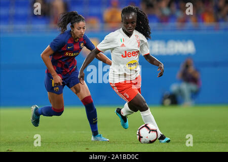 Barcellona, Spagna. Xxv Sep, 2019. SANT JOAN DESPI, Spagna - 25 settembre: Eniola Aluko della Juventus FC sempre difeso da Leila Ouahabi del FC Barcelona durante il femminile UEFA Champions League Round 32 match tra FC Barcelona e la Juventus FC a Johan Cruyff Stadium, il 25 settembre 2019 a Barcellona, Spagna. (Foto di Daniela Porcelli/SPP) Credito: Sport Stampa foto/Alamy Live News Foto Stock