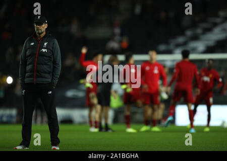 Milton Keynes, Buckinghamshire, UK. Xxv Sep, 2019. English Football League Cup, Carabao Cup; Milton Keynes Dons contro il Liverpool ; Liverpool Manager Jurgen Klopp durante il warm up Credit: Azione Plus immagini di sport/Alamy Live News Foto Stock