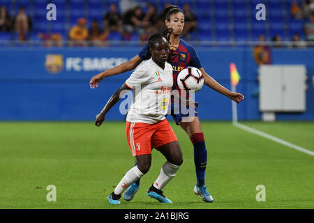 Barcellona, Spagna. Xxv Sep, 2019. Leila Ouahabi del FC Barcelona e Eniola Aluko della Juventus durante la partita FC Barcellona v Juventus FC, della UEFA Womens Champions League stagione 2019/2020, round di 32. Johan Cruyff Stadium. Barcelona, Spagna, 25 set 2019. Credito: PRESSINPHOTO/Alamy Live News Foto Stock