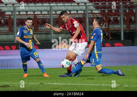 ALEANDRO ROSI (N.2 DIFENSORE PERUGIA CALCIO) VS NICOLAS HAAS (N.11 FROSINONE CALCIO) durante Perugia Vs Frosinone , Perugia, Italia, 24 set 2019, Socce Foto Stock