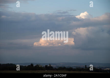 Le nuvole in Rajhrad, Repubblica Ceca. 16 agosto 2019 © Wojciech Strozyk / Alamy Stock Photo Foto Stock