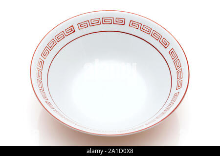 Svuotare ramen donburi della tradizionale raimon pattern su sfondo bianco Foto Stock