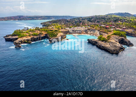 Vista aerea della laguna blu, Nusa Penida, Bali, Indonesia. Foto Stock