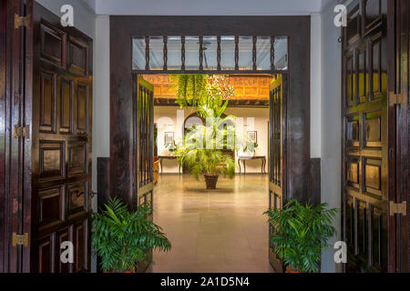 Vecchio hotel bello e tipico nella parte vecchia di Puerto de la Cruz su Tenerife Foto Stock