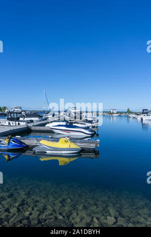 Canada Ontario, Collingwood, Yacht Club, una silenziosa mattina nella marina al Collingwood Lago Foto Stock