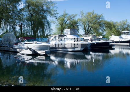 Canada Ontario, Collingwood, Yacht Club, una silenziosa mattina nella marina al Collingwood Lago Foto Stock