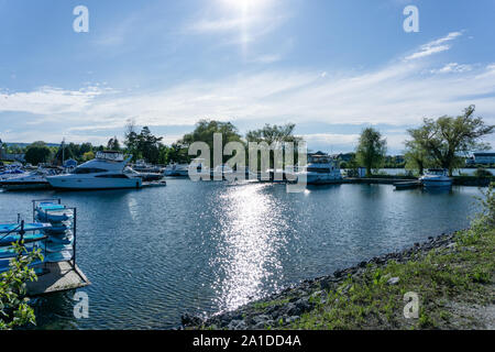 Canada Ontario, Collingwood, Yacht Club, una silenziosa mattina nella marina al Collingwood Lago Foto Stock