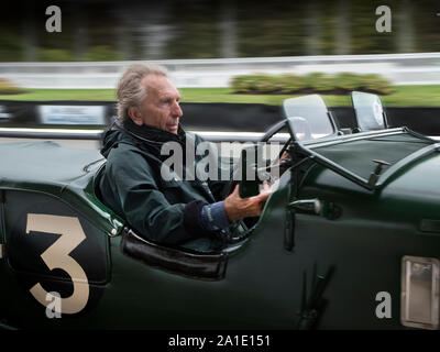 Il 1930 Bentley sei velocità essendo pilotato da Derek Bell al veloce della carità via giorno a Goodwood 25/9/19 Foto Stock