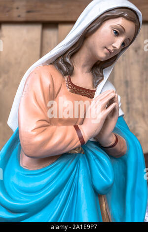 La Beata Vergine Maria nel presepe Foto Stock