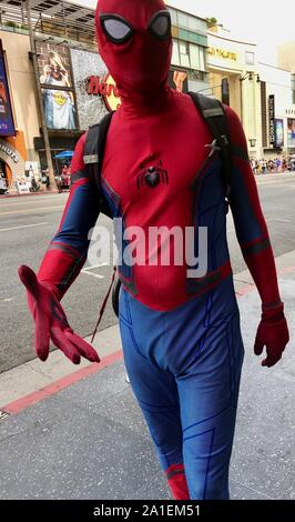 Santa Barbara, CA, Stati Uniti d'America. Il 22 settembre, 2019. Spider Man mano tremante Credito: Amy Katz/ZUMA filo/Alamy Live News Foto Stock