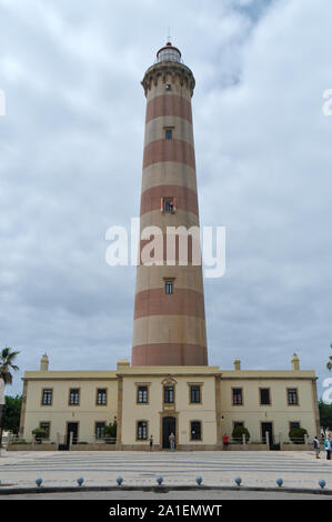 Faro di Aveiro, famoso punto di riferimento nella barra. Aveiro, Portogallo Foto Stock