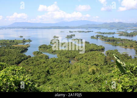 Le Lac Nam Ngum et ses îles. Réservoir Ang Nam Ngum. Provincia de Vientiane. Laos. / Paesaggio. Nam Ngum Lago e isole. Provincia di Vientiane. Laos. Foto Stock