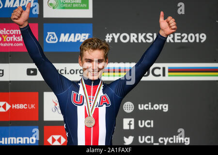 Harrogate, Regno Unito. Il 26 settembre 2019. Magnus Sheffield degli USA prende il Bronzo con il tempo di 3:39,37 nel 2019 UCI Road World Championships Mens Junior la gara su strada. Settembre 26, 2019 Dan-Cooke credito/Alamy Live News Foto Stock