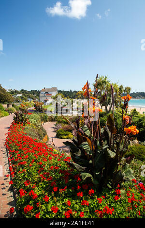 La colorata Winston Churchill Memorial Gardens at St Brelades, Jersey, Isole del Canale Foto Stock