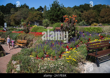 La colorata Winston Churchill Memorial Gardens at St Brelades, Jersey, Isole del Canale Foto Stock