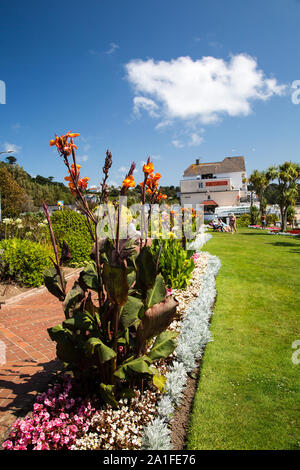 La colorata Winston Churchill Memorial Gardens at St Brelades, Jersey, Isole del Canale Foto Stock