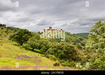 Noudar castello medievale. Alentejo, Portogallo Foto Stock