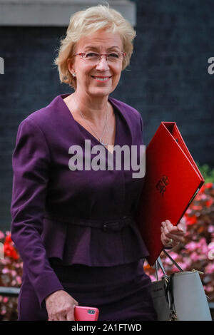 A Downing Street, Westminster, Londra, UK, 26 settembre 2019. Andrea Leadsom, Segretario di Stato per gli affari, strategia energetica e industriale. Ministri di lasciare un armadio politico incontro a Downing Street questa sera. Credito: Imageplotter/Alamy Live News Foto Stock