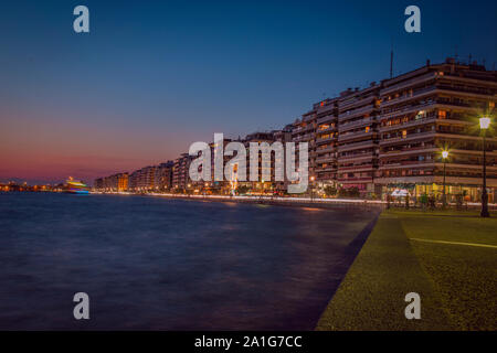 Salonicco costiera vista laterale al crepuscolo Foto Stock