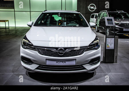 Francoforte, Germania, Sep 2019: OPEL ASTRA a IAA, Astra K, compatta famiglia piccola vettura prodotta da Opel Foto Stock