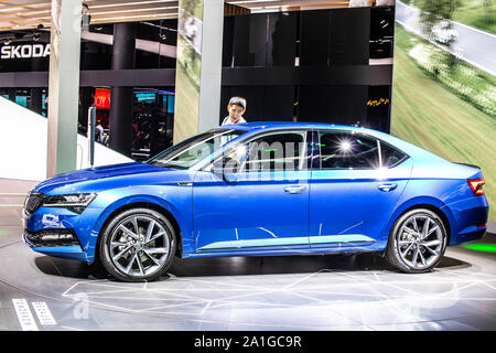 Francoforte, Germania, Sep 2019 nuova Skoda Superb iV PIHV ibrido plug-in, IAA, B8, tipo 3V, 3 gen, lifting, piattaforma MQB, 2020 anno modello, da Skoda Foto Stock