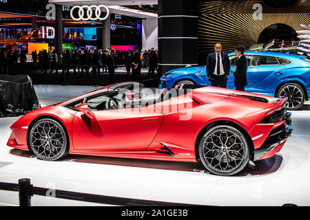 Francoforte, Germania, Sep 10, 2019: rosso metallizzato Lamborghini Huracan Evo Spyder al IAA, 2020 anno modello supercar prodotta da Lamborghini italiano Foto Stock