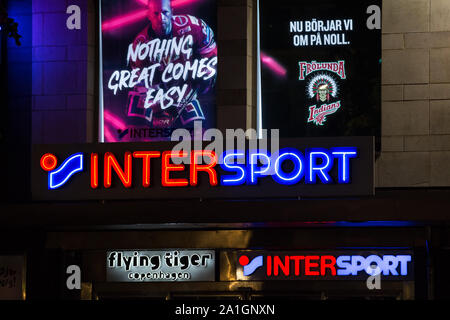 Gothenburg, Svezia. Xx Settembre, 2019. Il logo di Intersport visto a Kungsportavenyen a Göteborg. Credito: Karol Serewis SOPA/images/ZUMA filo/Alamy Live News Foto Stock