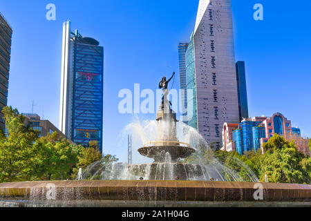Città del Messico, Messico-5 Settembre, 2019: Diana cacciatrice Fontana (Fuente de la Diana Cazadora) situato nella rotonda al Paseo de la Reforma Foto Stock