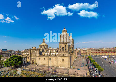 Città del Messico, Metropolitan Cattedrale dell Assunzione della Beata Vergine Maria in Cielo - una pietra miliare cattedrale messicana sulla principale Zocalo plaza Foto Stock