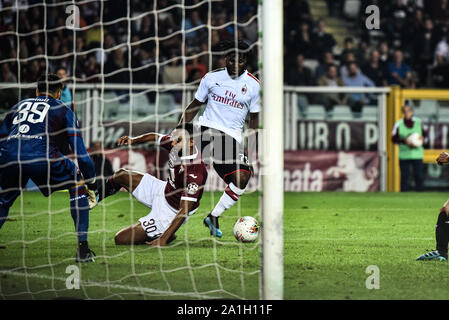 Torino, Italia. 26 Sep, 2019. Keisse di Milano in azione durante la serie di una partita di calcio tra Torino FC e AC Milan. Torino FC ha vinto 2-1 su AC Milano presso lo Stadio Olimpico Grande Torino, Torino, Italia, 26 settembre 2019 (foto di Alberto Gandolfo/Pacific Stampa) Credito: Pacific Press Agency/Alamy Live News Foto Stock