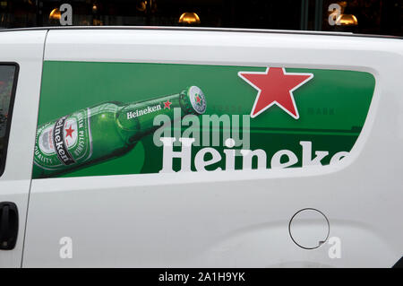 Birra Heineken auto aziendale a Amsterdam Paesi Bassi 2019 Foto Stock