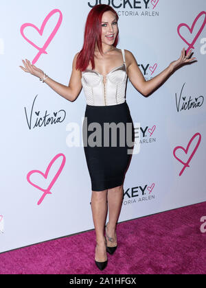 Beverly Hills, Stati Uniti. 26 Sep, 2019. BEVERLY HILLS, Los Angeles, California, Stati Uniti d'America - 26 settembre: Sharna Burgess arriva al Jockey x Victoria Arlen Collection lancio partito svoltasi a sessanta Beverly Hills il 26 settembre 2019 a Beverly Hills Los Angeles, California, Stati Uniti. (Foto di Xavier COLLIN/Image Press Agency) Credito: Image Press Agency/Alamy Live News Foto Stock