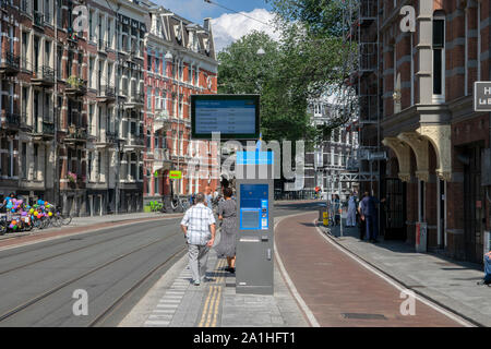 La fermata del tram in Marnixstraat Street a Amsterdam Paesi Bassi 2019 Foto Stock