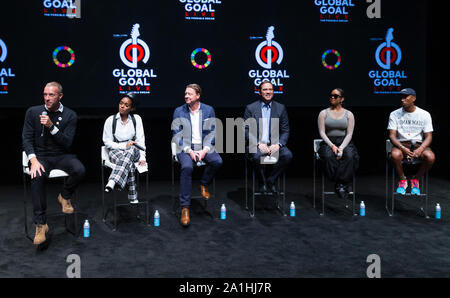 New York, Stati Uniti. 26 Sep, 2019. Chris Martin, Janelle Monae, Hans Vestberg, Chuck Robbins, S.E.R. Pharell Williams Partecipa a conferenza stampa per il cittadino globale & Teneo svelare i piani della campagna a San Ann's Warehouse (foto di Lev Radin/Pacific Stampa) Credito: Pacific Press Agency/Alamy Live News Foto Stock