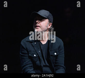 New York, Stati Uniti. 26 Sep, 2019. Lars Ulrich Partecipa a conferenza stampa per il cittadino globale & Teneo svelare i piani di campagna e 2020 headliners al St. Ann's Warehouse (foto di Lev Radin/Pacific Stampa) Credito: Pacific Press Agency/Alamy Live News Foto Stock