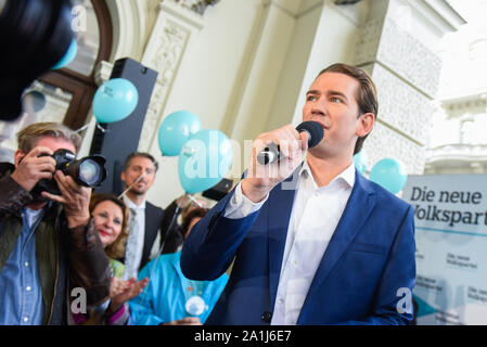 Vienna, Austria. Il 27 settembre, 2019. Partito popolare austriaco leader Sebastian Kurz parla durante la conferenza stampa prima di Domenica's snap elezioni parlamentari. Credito: SOPA Immagini limitata/Alamy Live News Foto Stock