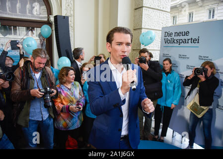 Vienna, Austria. Il 27 settembre, 2019. Partito popolare austriaco leader Sebastian Kurz parla durante la conferenza stampa prima di Domenica's snap elezioni parlamentari. Credito: SOPA Immagini limitata/Alamy Live News Foto Stock