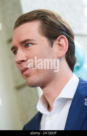 Vienna, Austria. Il 27 settembre, 2019. Partito popolare austriaco leader Sebastian Kurz arriva alla conferenza stampa davanti a Domenica's snap elezioni parlamentari. Credito: SOPA Immagini limitata/Alamy Live News Foto Stock