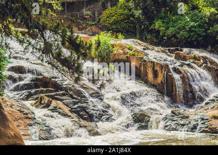 Bella cascata Camly In da Lat città, Foto Stock