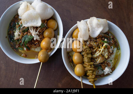 Cibo indonesiano di bubur ayam Foto Stock