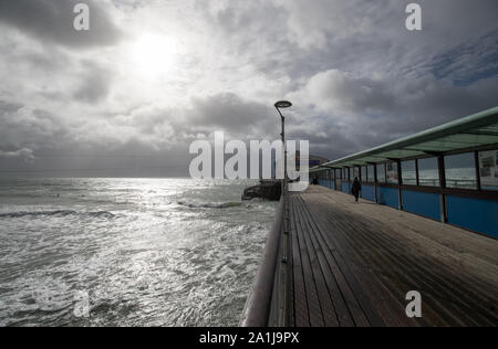 Aria di tempesta sulla spiaggia di Bournemouth nel Dorset. Foto Stock