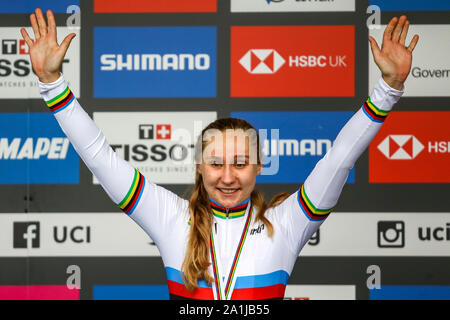 Harrogate, Regno Unito. Il 27 settembre 2019. Megan Jastrab degli USA prende d'oro nel 2019 i Mondiali di ciclismo su strada 2009 Womens Junior la gara su strada. Settembre 27, 2019 Dan-Cooke credito/Alamy Live News Foto Stock