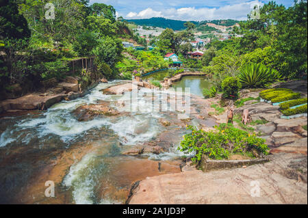 Bella cascata Camly In da Lat città, Foto Stock