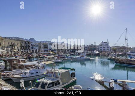 Porto di, Girne, Distretto di Kyrenia, Repubblica Turca di Cipro del Nord di Cipro Foto Stock