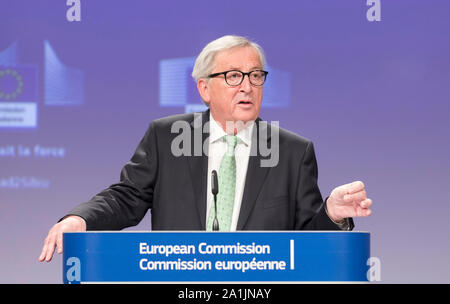 Il Belgio a Bruxelles in maggio 07, 2019: Jean Claude Juncker, presidente della Commissione europea, per partecipare ad una conferenza al Berlaymont, tenendo stock Foto Stock
