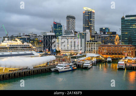 Queen's Wharf e il luogo dell'evento 'Cloud' (2011), sul lungomare a Auckland, Nuova Zelanda. Foto Stock